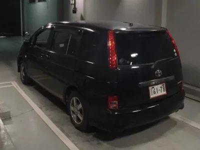 Toyota ISIS
