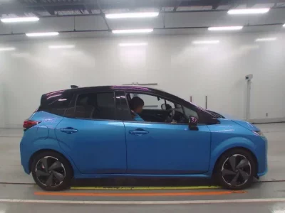 Nissan AURA