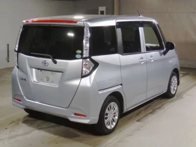 Toyota TANK