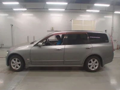 Nissan STAGEA