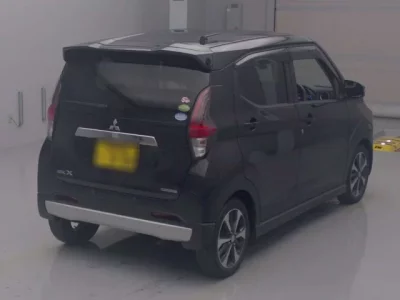 Mitsubishi EK X