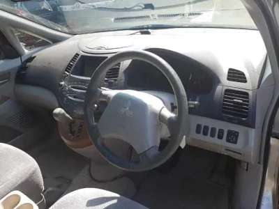 Mitsubishi GRANDIS