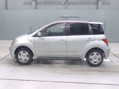 Toyota IST