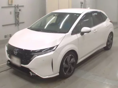 Nissan AURA