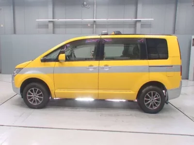Mitsubishi DELICA D5