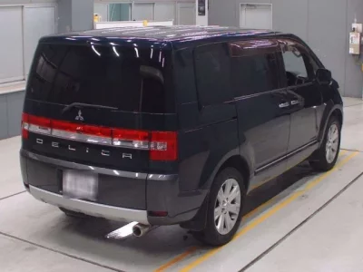 Mitsubishi DELICA D5
