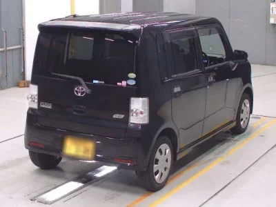 Toyota PIXIS SPACE