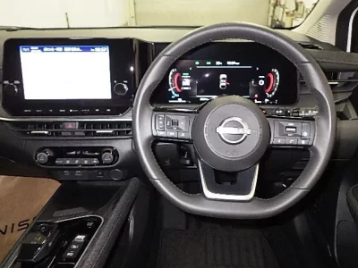 Nissan AURA
