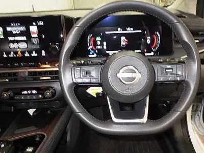 Nissan AURA