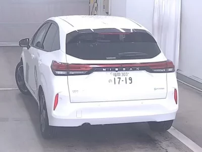Nissan AURA