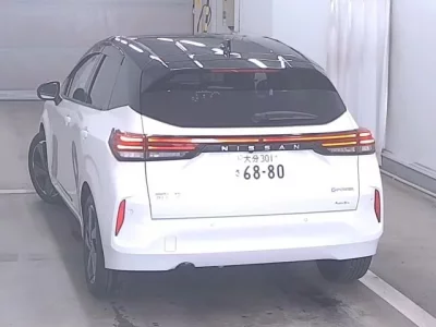 Nissan AURA