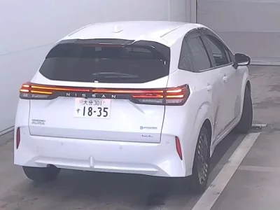 Nissan AURA