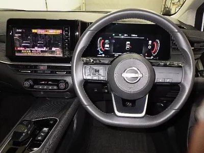 Nissan AURA