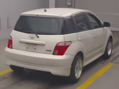 Toyota IST