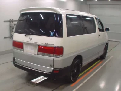 Toyota HIACE REGIUS