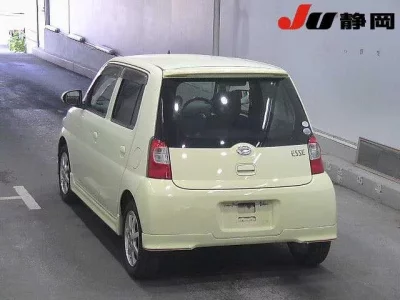 Daihatsu Esse