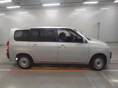 Toyota SUCCEED