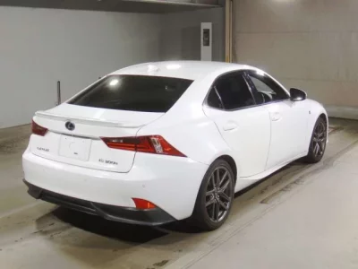 Lexus IS