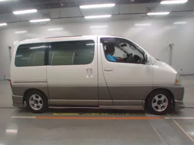 Toyota GRANVIA