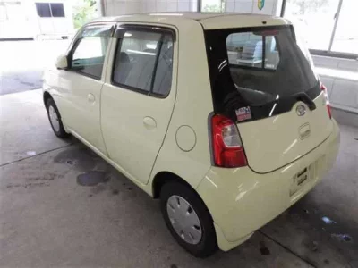 Daihatsu Esse