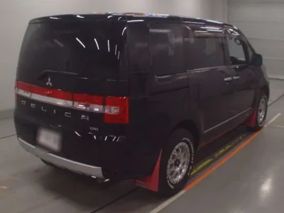 Mitsubishi DELICA D5