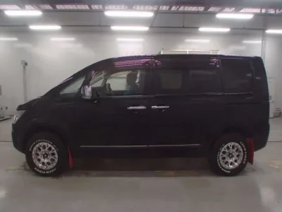 Mitsubishi DELICA D5