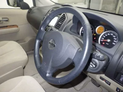 Nissan LAFESTA