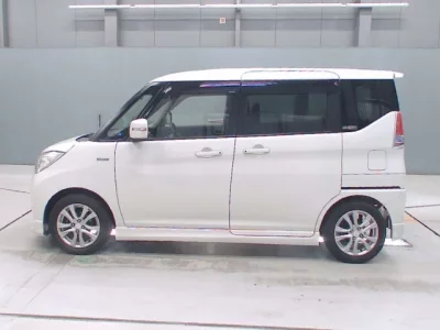 Mitsubishi DELICA D2