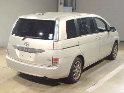 Toyota ISIS