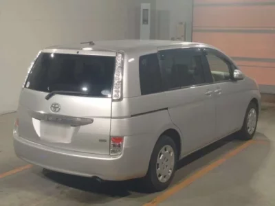 Toyota ISIS