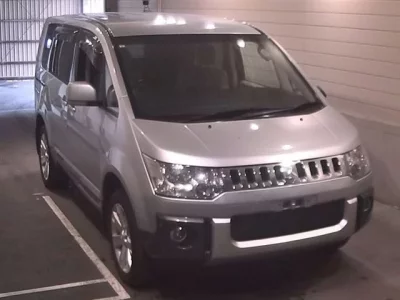 Mitsubishi DELICA D5
