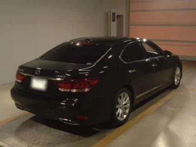 Lexus LS
