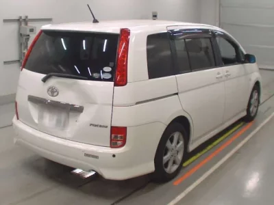 Toyota ISIS