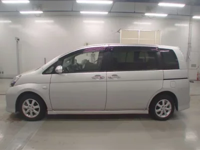 Toyota ISIS