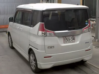 Mitsubishi DELICA D2