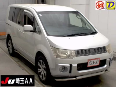 Mitsubishi DELICA D5