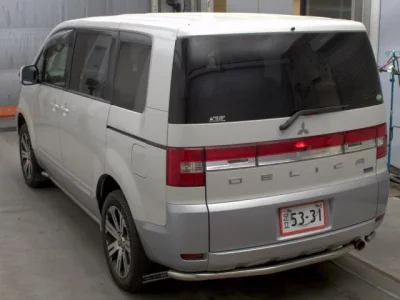 Mitsubishi DELICA D5