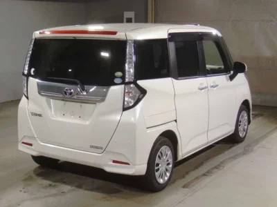 Toyota TANK