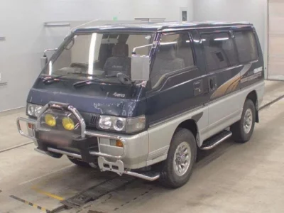Mitsubishi DELICA WAGON