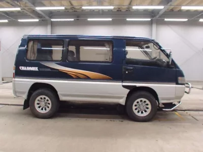 Mitsubishi DELICA WAGON