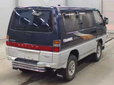 Mitsubishi DELICA WAGON