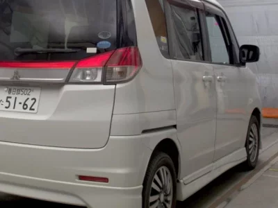 Mitsubishi DELICA D2