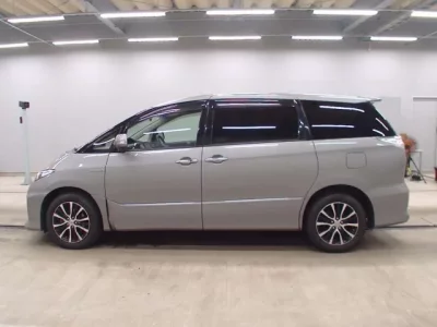 Toyota ESTIMA HYBRID