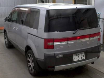 Mitsubishi DELICA D5