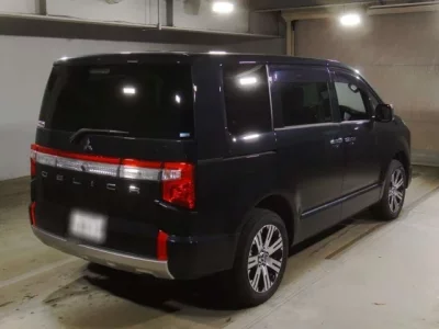 Mitsubishi DELICA D5
