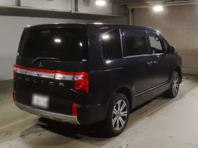 Mitsubishi DELICA D5
