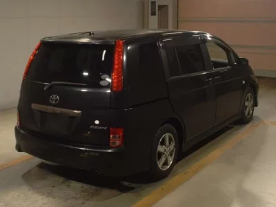 Toyota ISIS