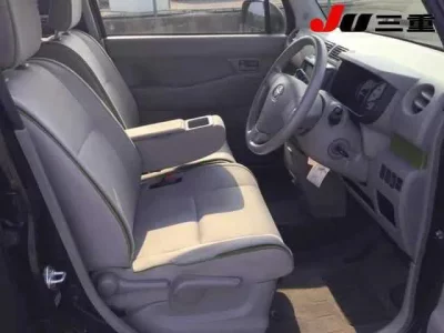Toyota PIXIS SPACE