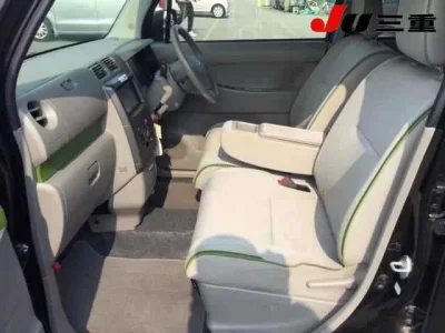 Toyota PIXIS SPACE