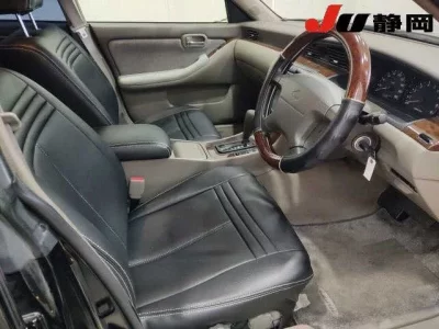 Nissan LAUREL